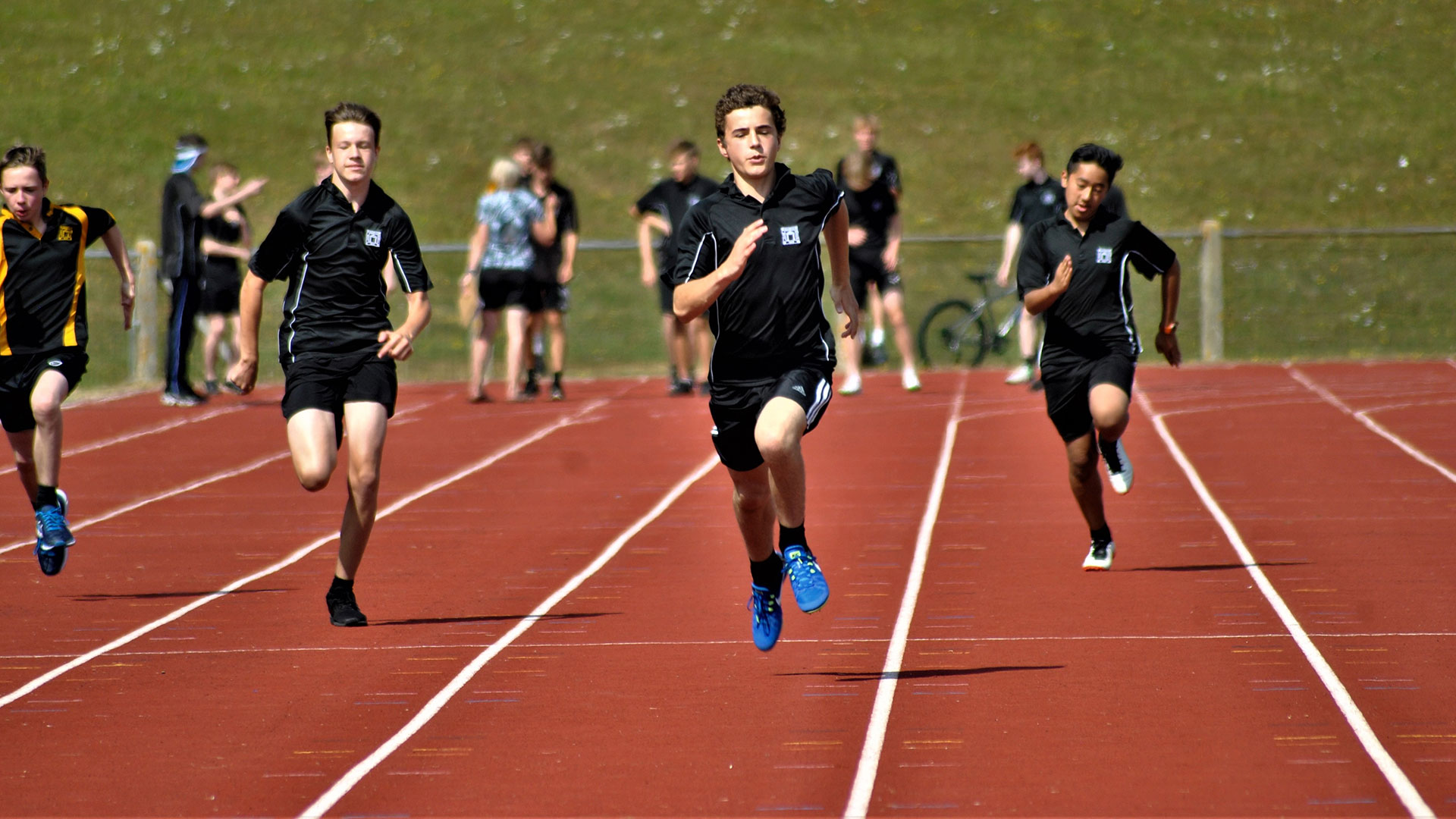 little athletics shoes